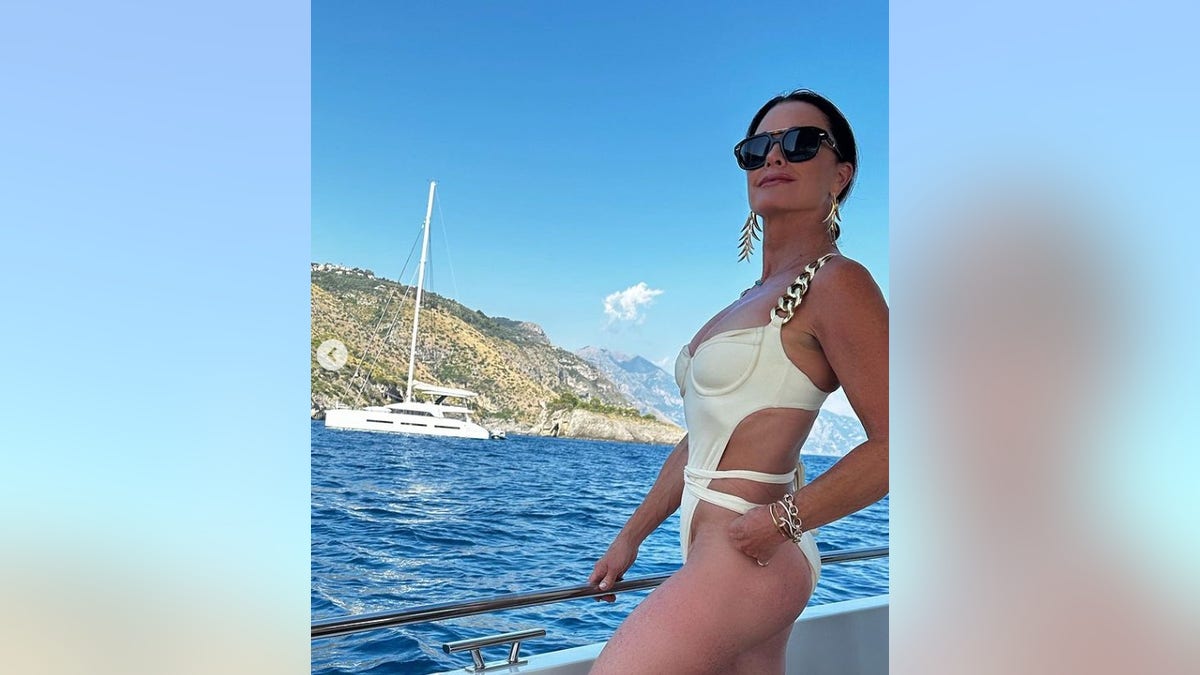 Kyle Richards, 54, says cutting out 'bad carbs' and alcohol got