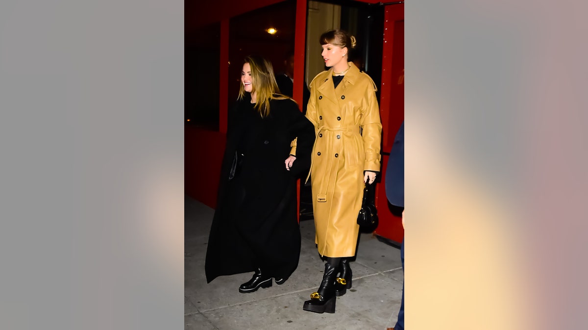 Selena Gomez and Taylor Swift hold hands in NYC
