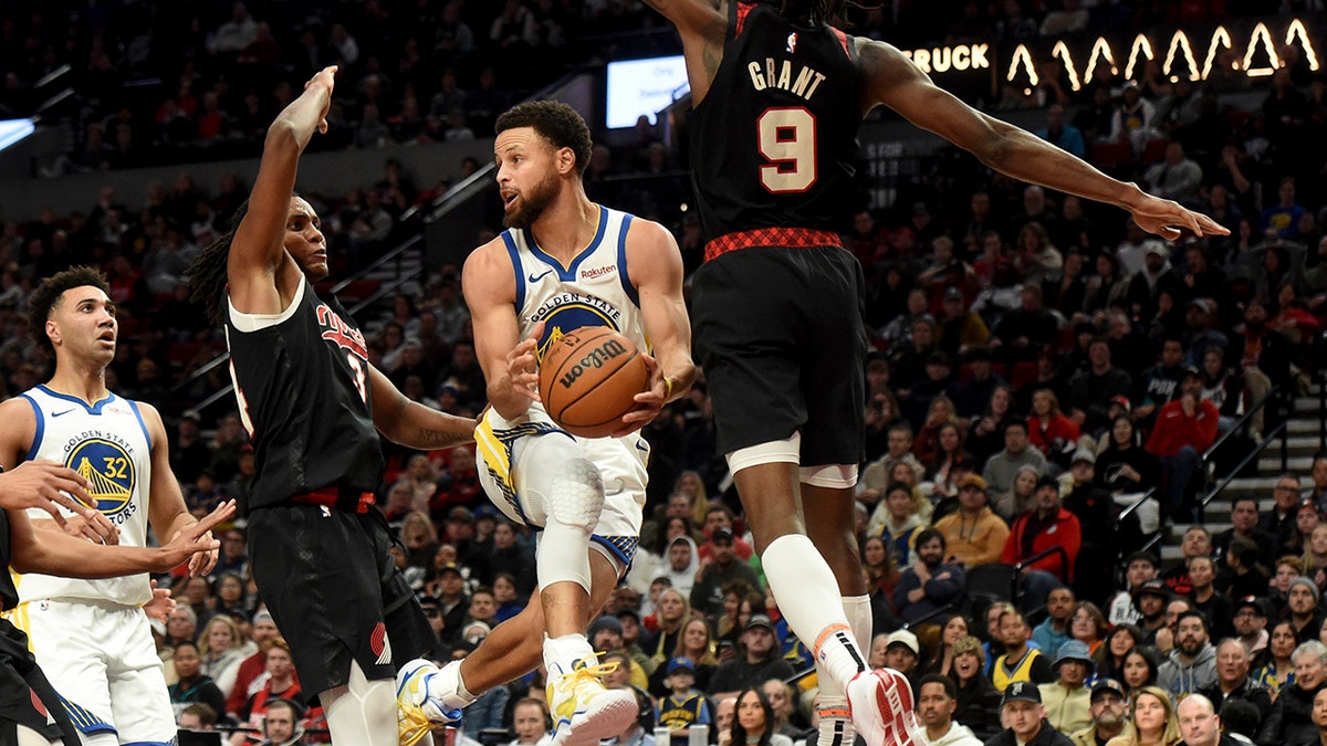 Warriors’ Steph Curry Sees Epic 3-pointer Streak Come To An End ...