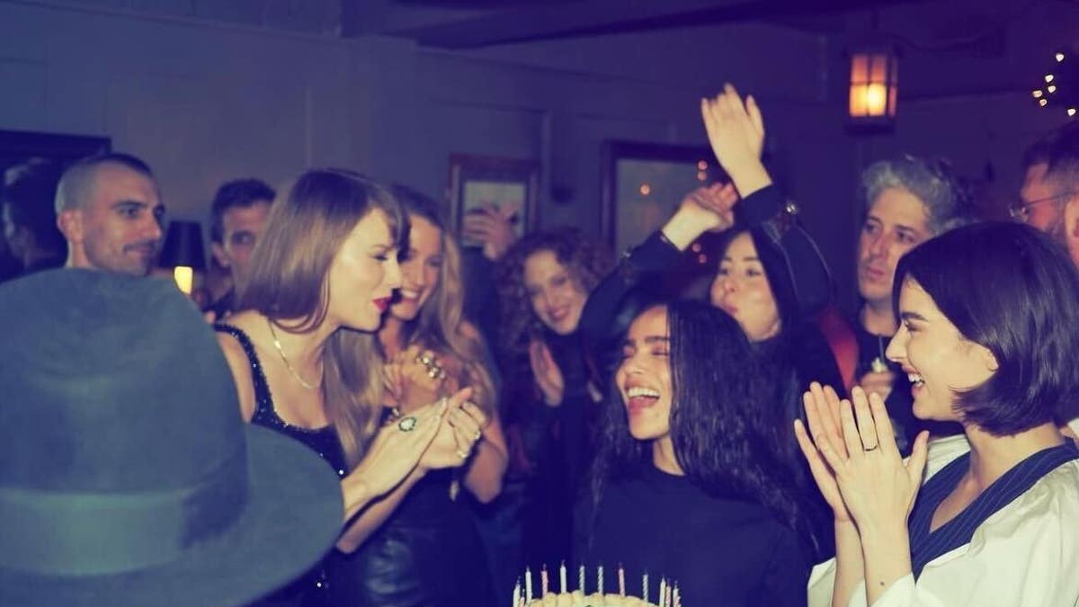 Taylor Swift's friends sing happy birthday