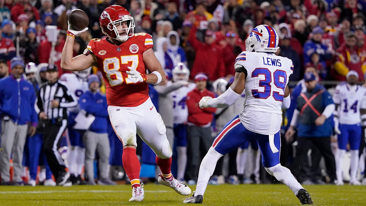 Travis kelce discount td milly rock