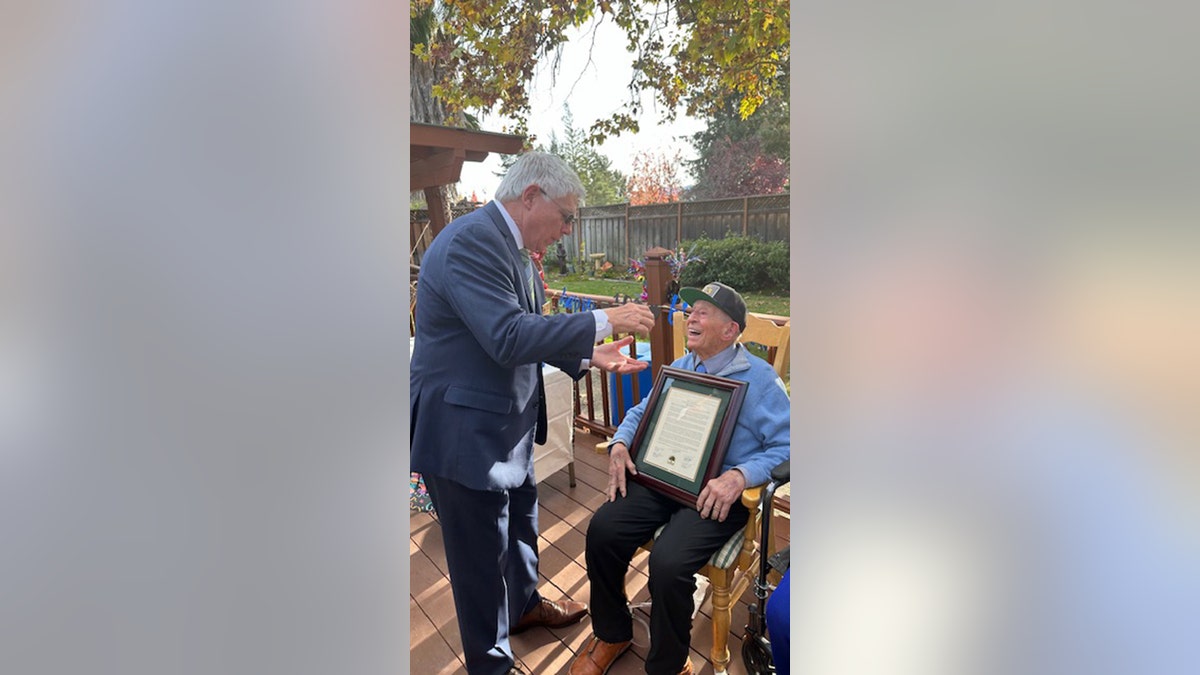 World War II vet receives award