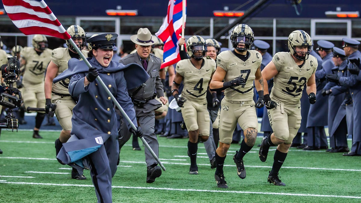 Army stops Navy on goal line in final seconds for victory Fox News