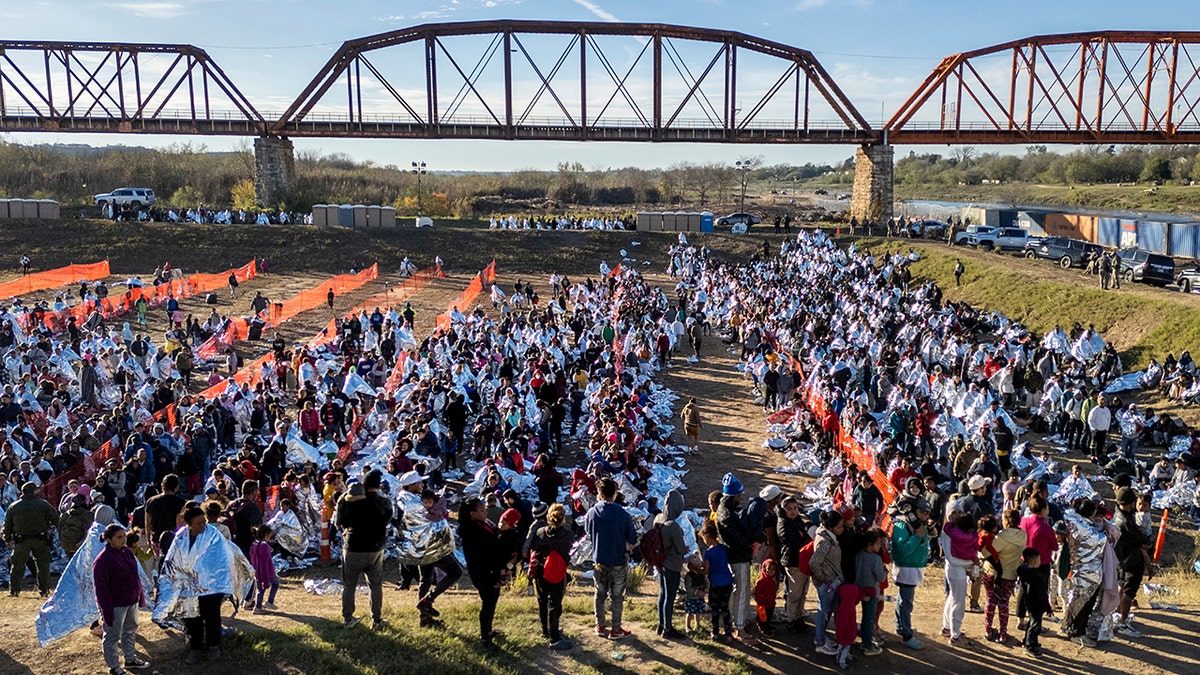 immigrants in Eagle Pass, Texas