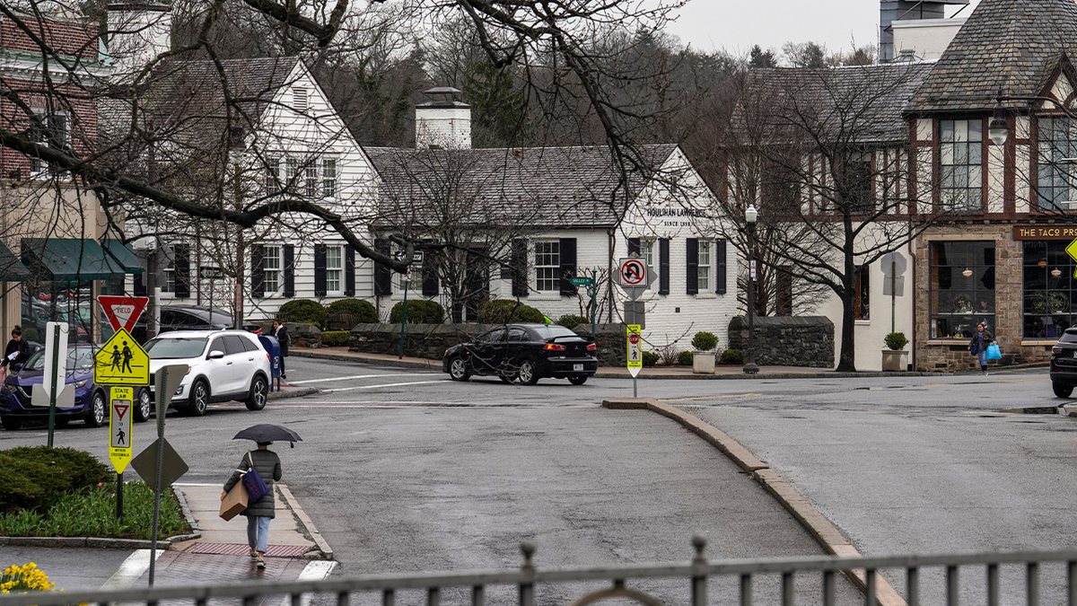 NY Gov Drops Plan To Overrule Local Zoning Amid Dem Fears For 2024   Bronxville 