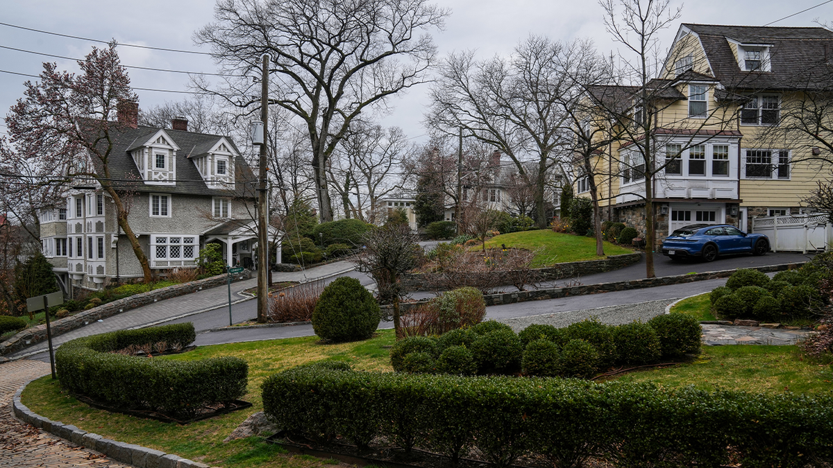 NY Gov Drops Plan To Overrule Local Zoning Amid Dem Fears For 2024   Bronxville2 