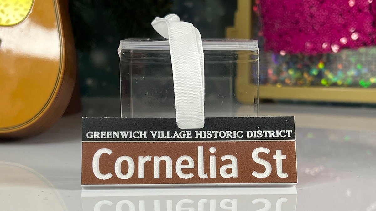 Cornelia street ornament