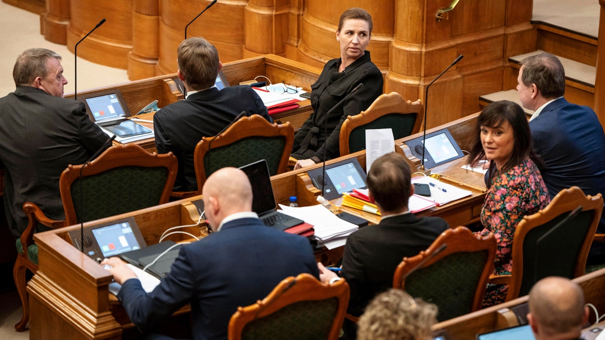 Danish officials at Folketinget