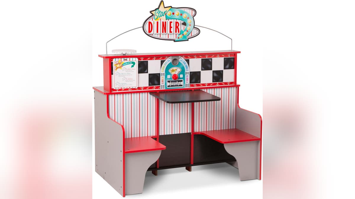 Melissa & Doug Double-Sided Wooden Star Diner