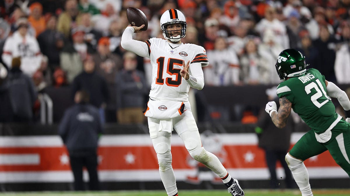 Browns Clinch Playoff Spot; Joe Flacco Turns Clock Back Against His ...