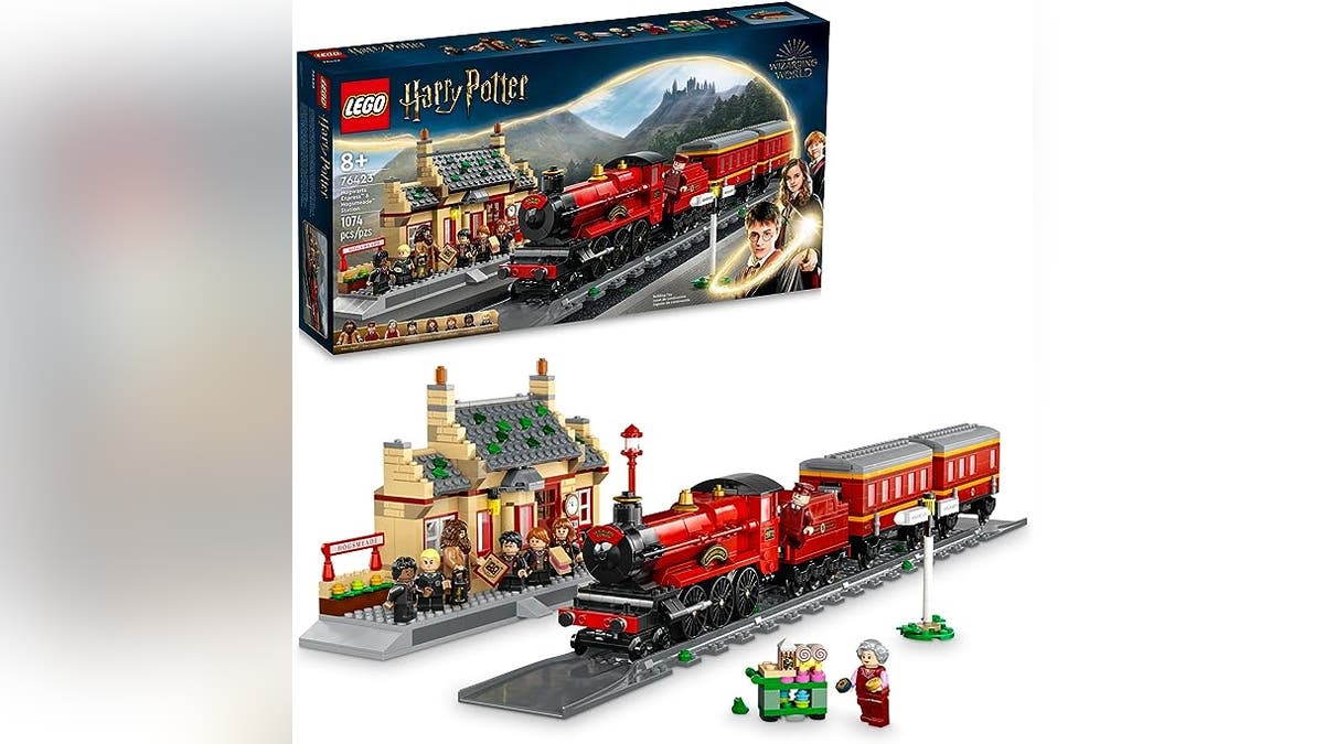 LEGO Harry Potter Hogwarts Express & Hogsmeade Station