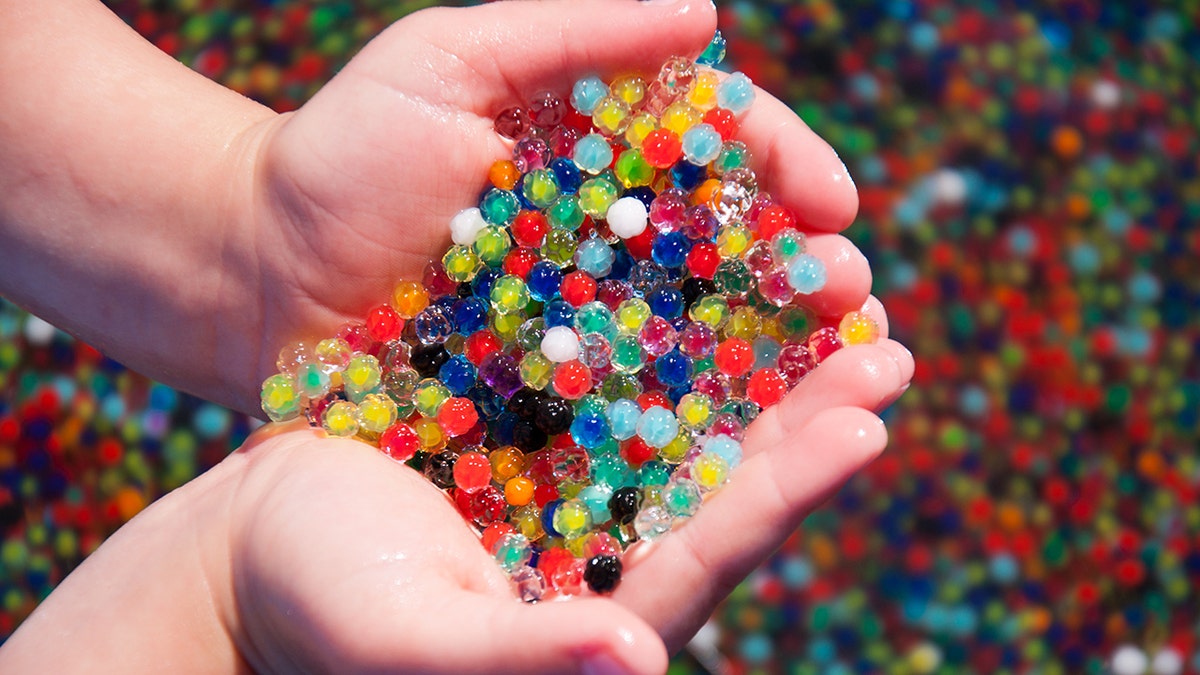 Multicolored water beads
