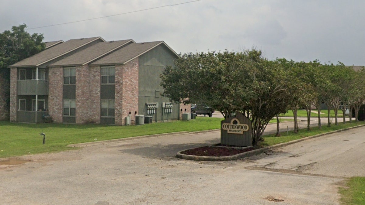 The Cottonwood Apartments in Edna, Texas