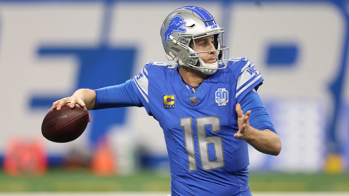 Jared Goff throws 5 touchdowns, 4 to rookies; Lions inch closer to playoffs with blowout win over Broncos