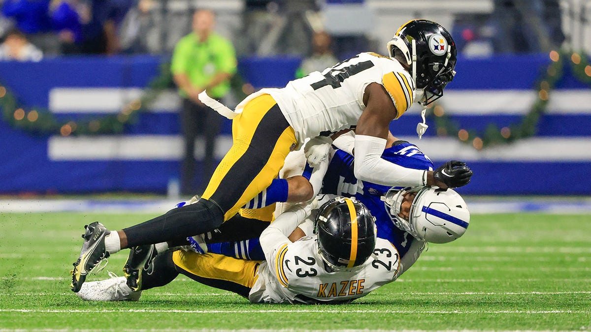 Steelers’ Damontae Kazee Ejected After Scary Hit Gives Michael Pittman ...