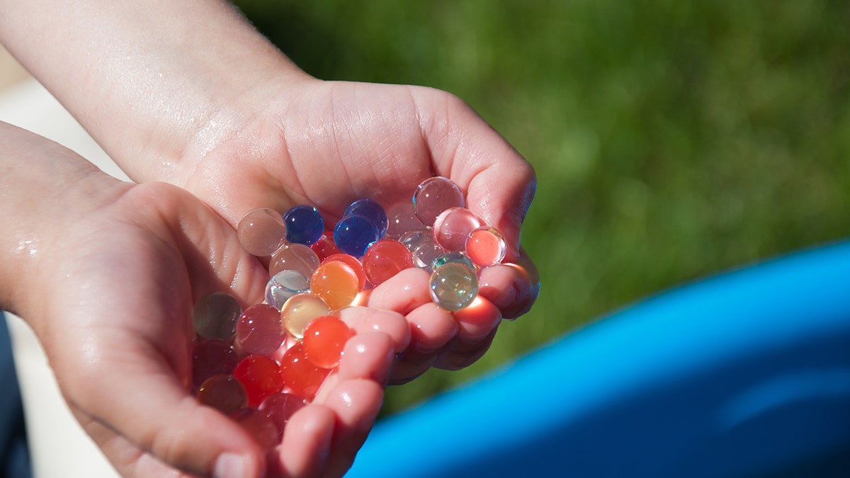 Multicolored water beads