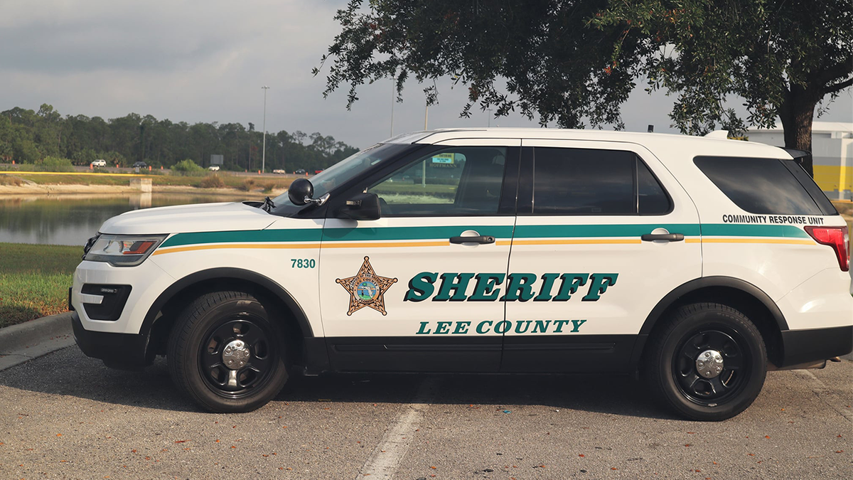 Lee County Sheriff's Office car