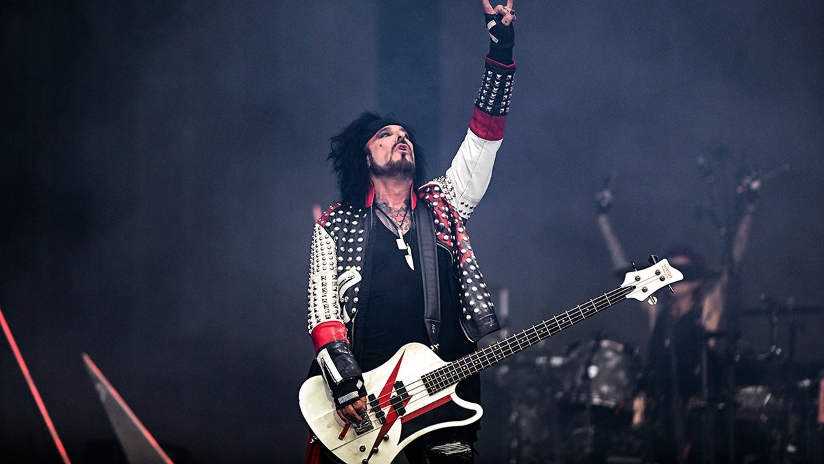 Mötley Crüe’s Nikki Sixx says Wyoming move has been ‘fantastic’: ‘Can’t think of a place I’d rather be’