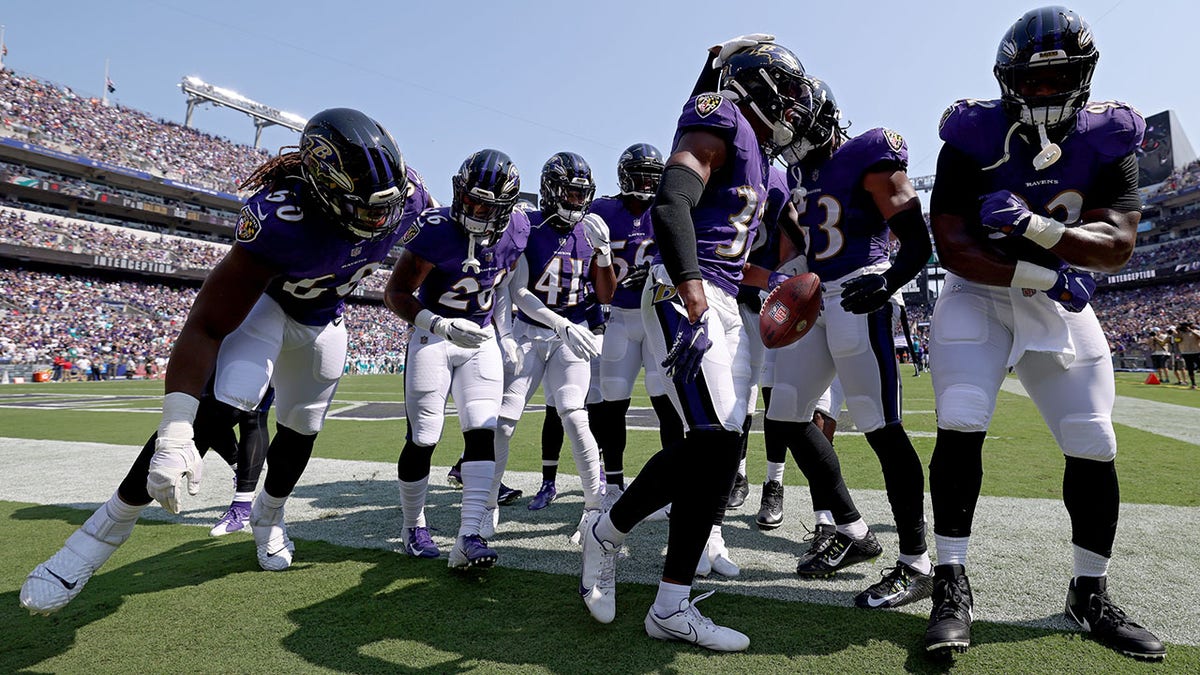 Ravens defense celebrates
