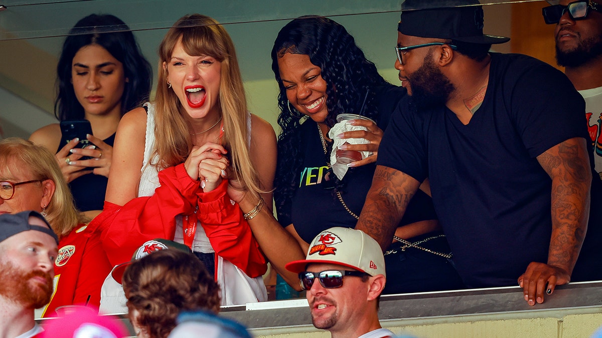 FOX’s NFL broadcasts among most-watched shows of 2023 1 Taylor Swift smiles