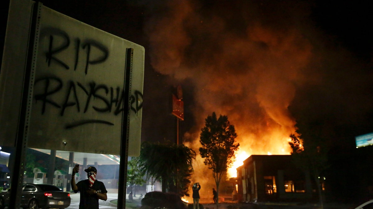 Wendys burning during Atlanta riot