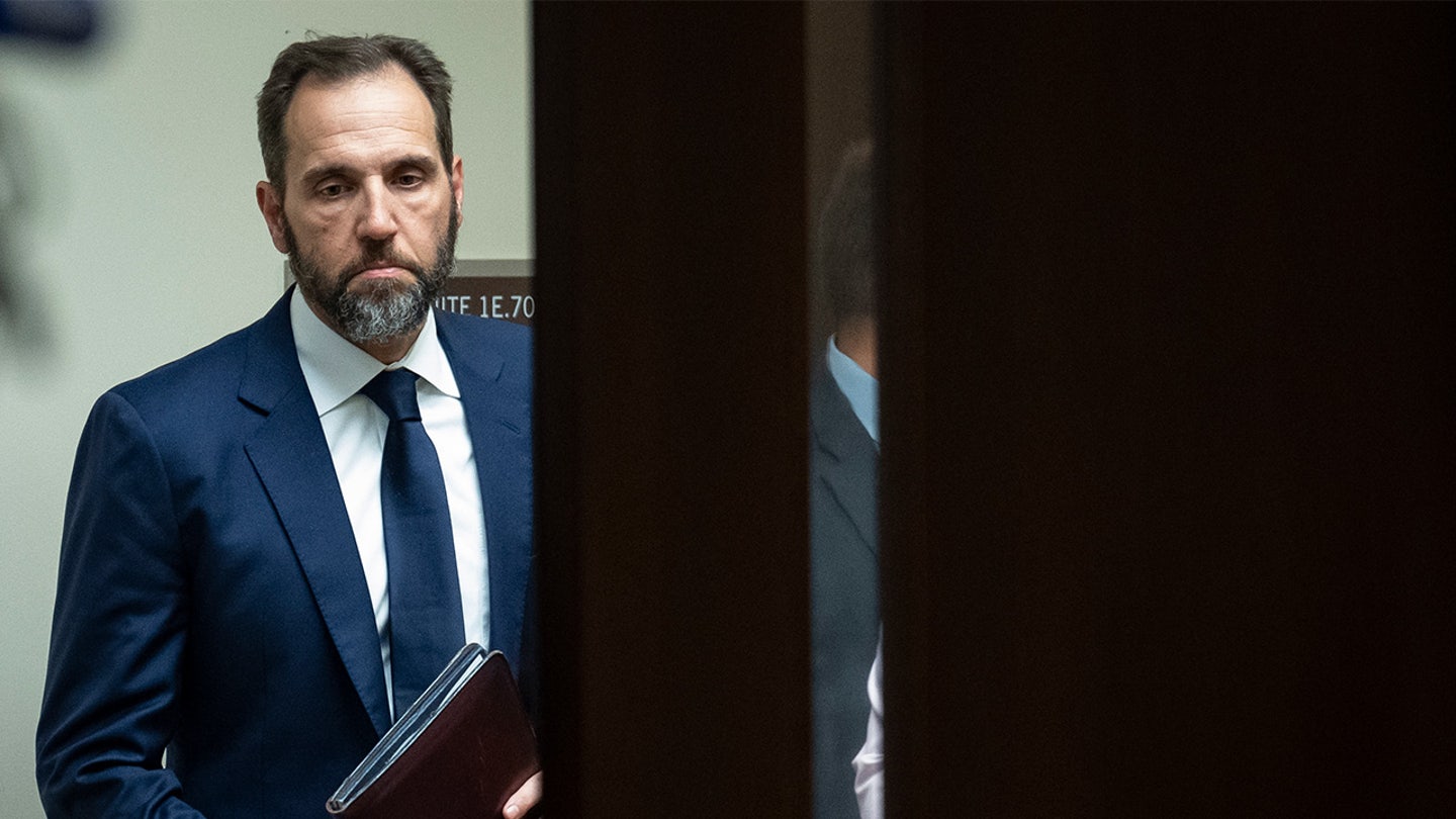 Jack Smith required to submit particular counsel report back to DOJ, punting its potential launch to AG Garland Jack Smith required to submit particular counsel report back to DOJ, punting its potential launch to AG Garland