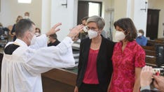 Pope Francis allows priests to bless same-sex couples