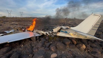 Plane crashes in desert near Arizona-Nevada border