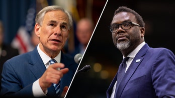 Chicago mayor says Texas Gov. Abbott 'attacking our country' over migrant bussing to Dem cities