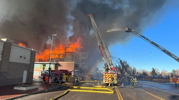 Massive fire destroys apartment complex under construction in Colorado