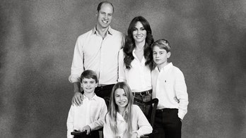 Prince William, Kate Middleton's family called out for alleged Photoshop fail in new holiday photo