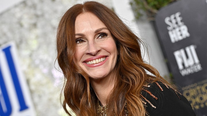 George Clooney and Julia Roberts say they 'openly love each other' at the 'Ticket to Paradise' Los Angeles premiere