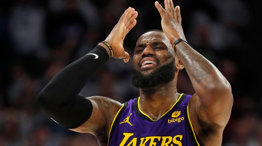LeBron James erupts in fury as crunch-time shot ruled 2-pointer: 'Super  frustrating' | Fox News