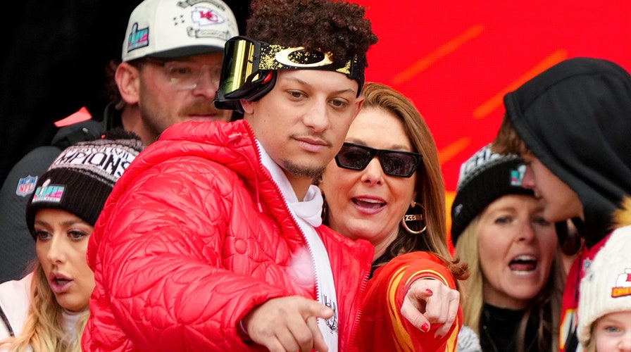 Patrick Mahomes’ Mom Chimes In With Her Own Critique Of Officiating In ...