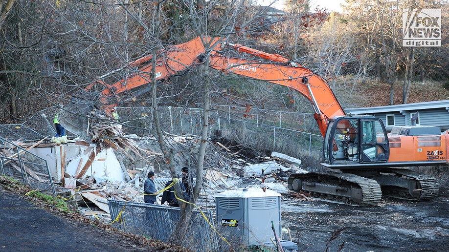 University Of Idaho Demolishes Home Were 4 Students Were Murdered Fox University Of Idaho Demolishes Home Were 4 Students Were Murdered Fox