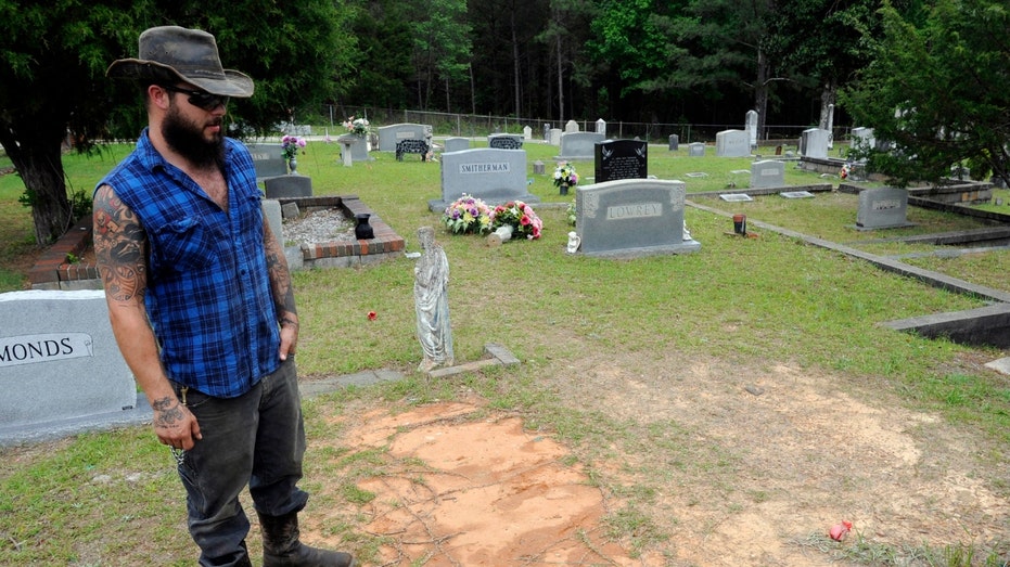 Alabama man from ‘S-Town’ podcast shot, killed by police in standoff: authorities Alabama man from ‘S-Town’ podcast shot, killed by police in standoff: authorities