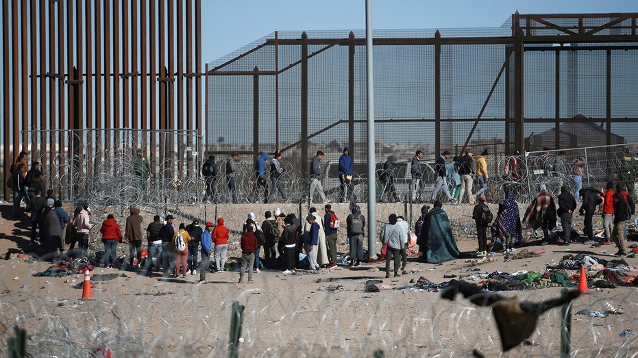 Mexican officials use bulldozers to clear migrant tent camp at US border