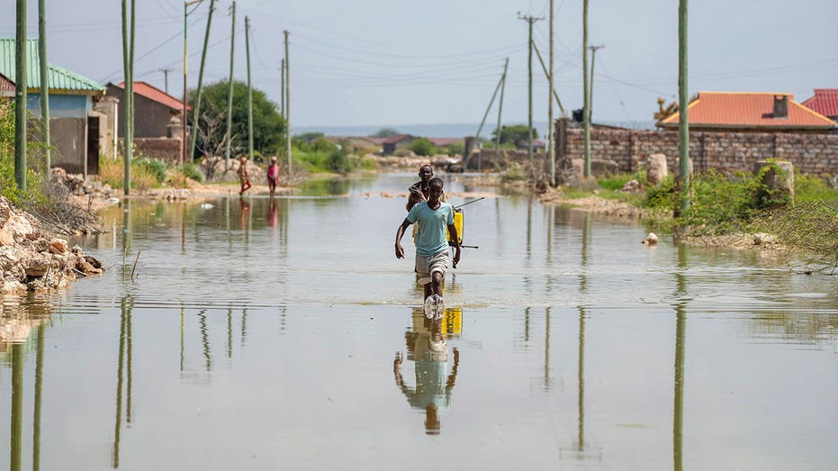 At least 170 dead, thousands displaced as floods sweep Kenya