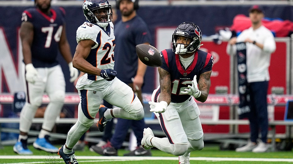 Texans' Nico Collins has terrific day to help in win over Broncos