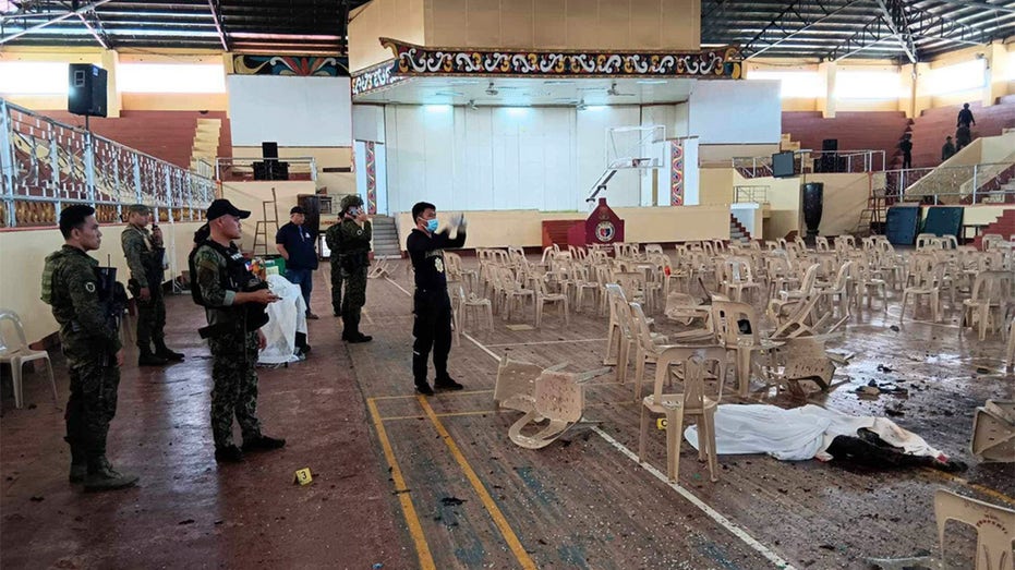 'Foreign terrorists' believed responsible for deadly church bombing in Philippines, ISIS claims credit