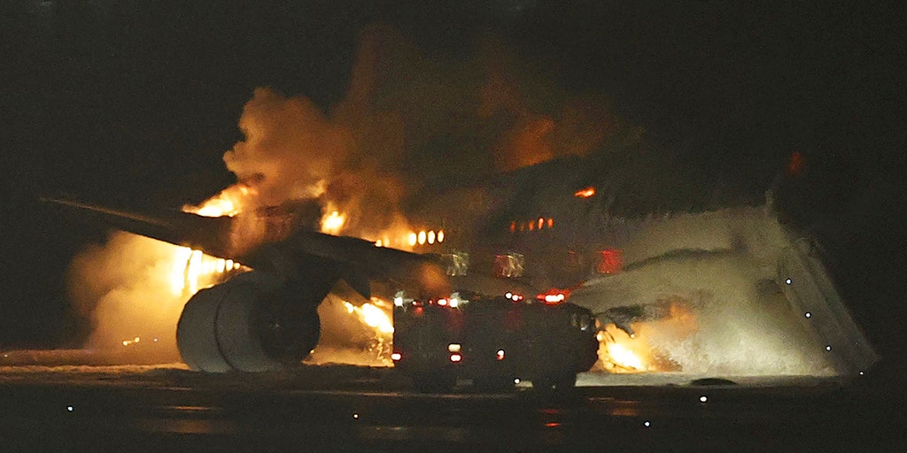 Japan Airlines plane bursts into flames after collision at Tokyo's Haneda  airport, leaving 5 dead | Fox News