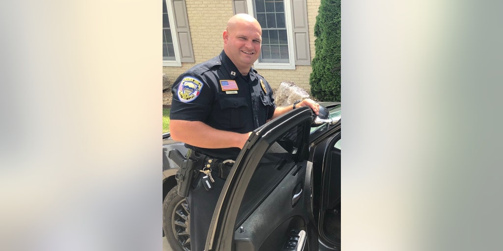 North Carolina police chief ousted after asking for nude photos of captain's wife: report - Vimarsana News
