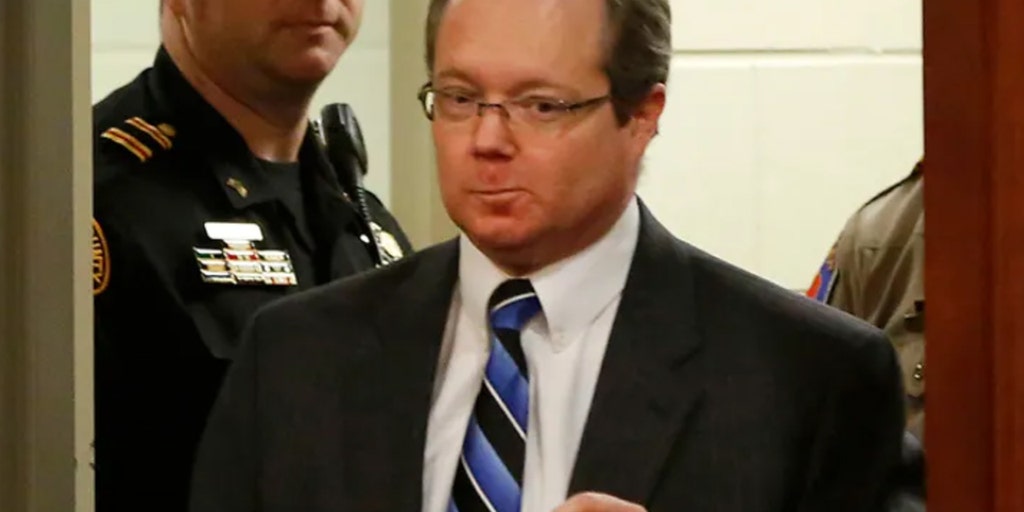 Texas ex-judge sentenced to death nearly 10 years ago for killing 3 people seeks new trial: report - Vimarsana News