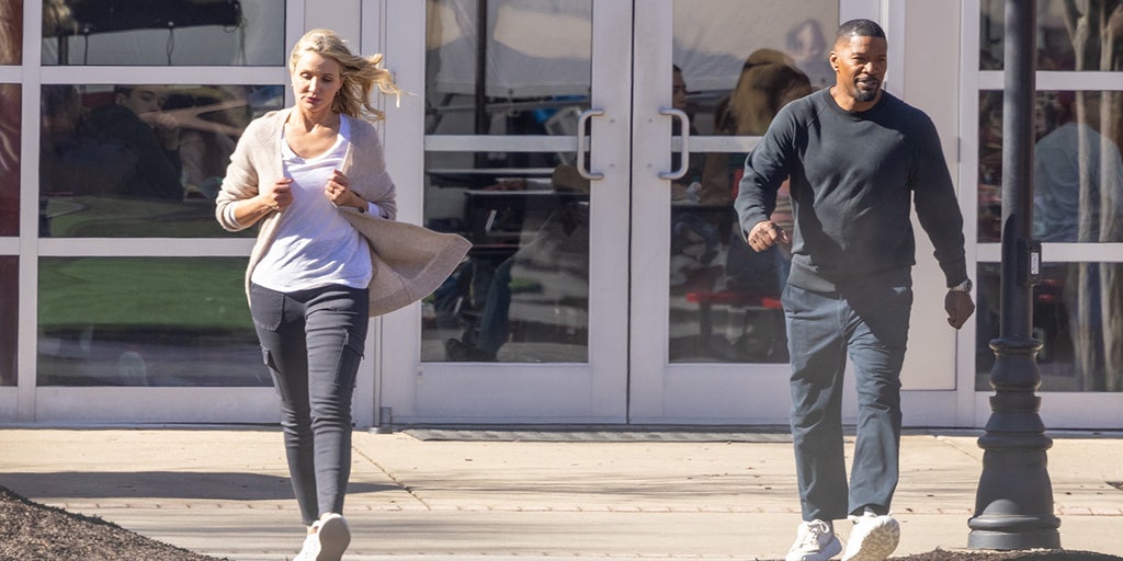 Jamie Foxx returns to set of drama-plagued Cameron Diaz movie after 'crazy' rumors and hospitalization - Vimarsana News