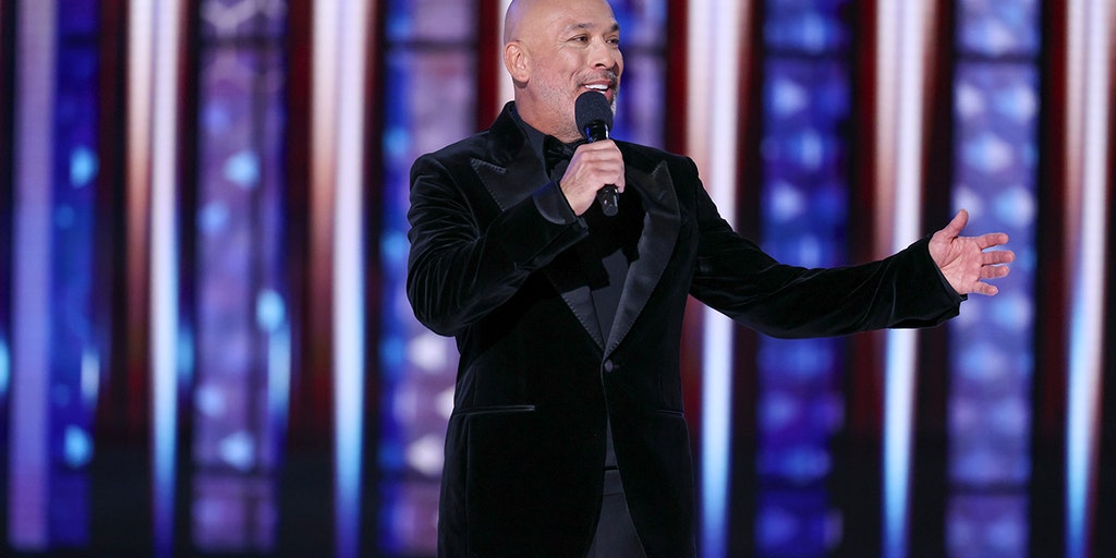 Golden Globes host Jo Koy's performance labeled a 'near-total disaster' online: 'Reductive, sexist and cheap' - Vimarsana News