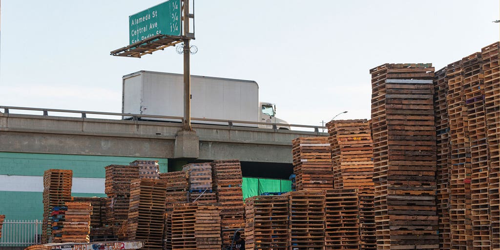 California deploys security guards after arson on Los Angeles freeway - Vimarsana News