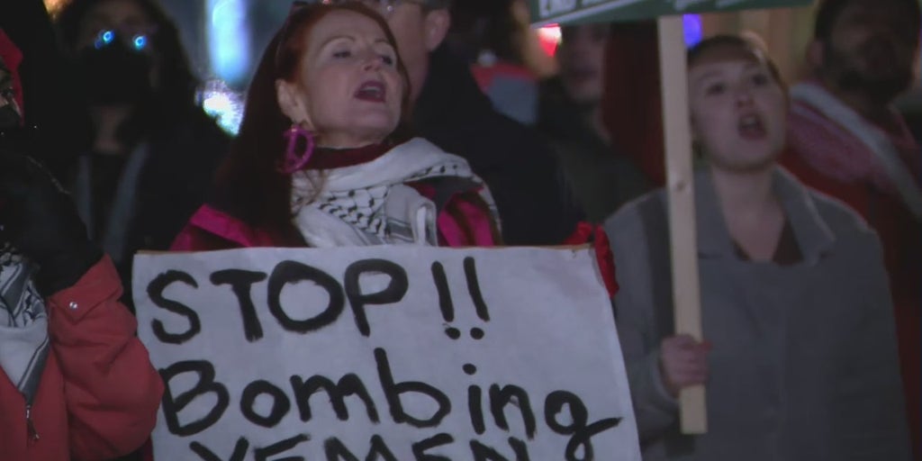 Demonstrators protest Biden bombing Yemen outside White House - Vimarsana News