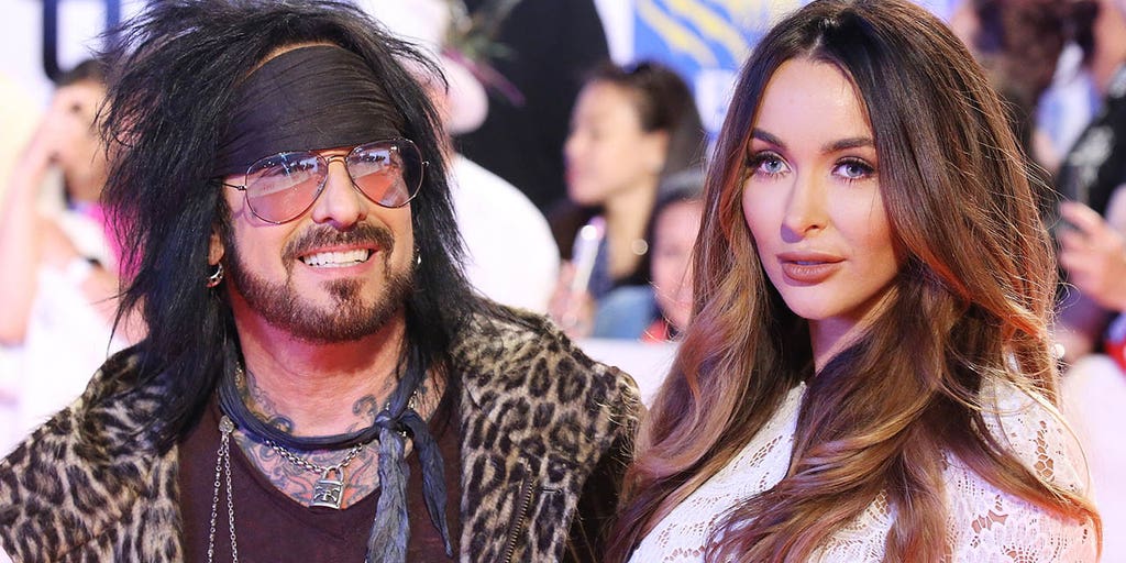 Nikki Sixx's wife Courtney wasn't prepared for life as rock star's spouse: 'Above my pay grade' - Vimarsana News