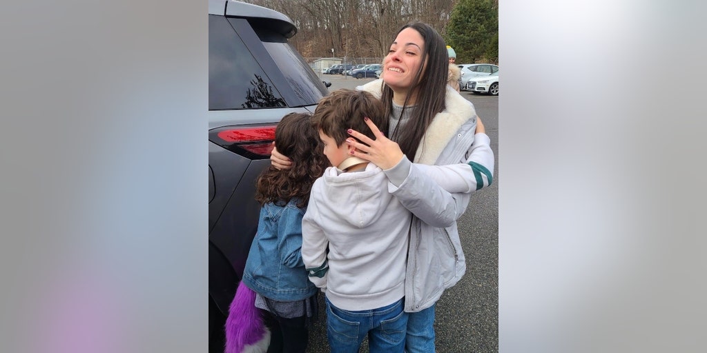 New York State mother who killed abusive boyfriend reunited with kids after years in prison - Vimarsana News