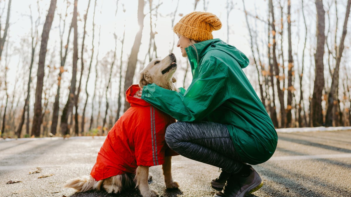 Stay warm with puffer jackets, wool socks and comfy beanies.?